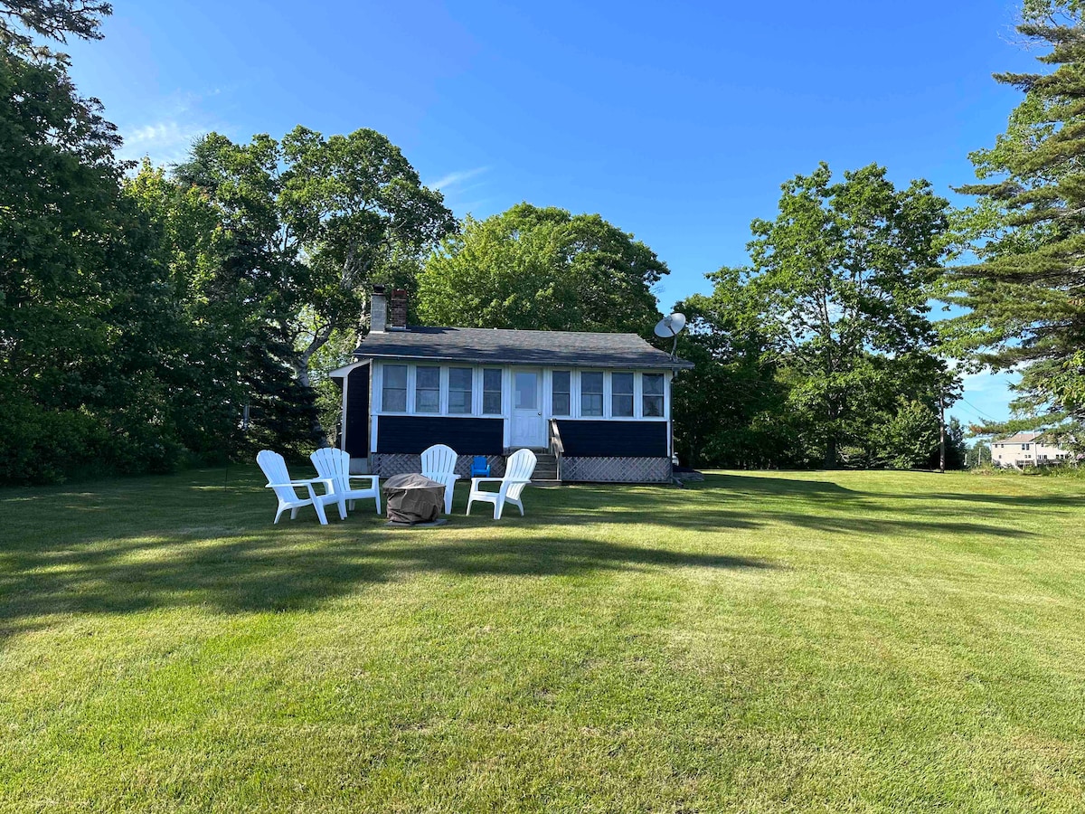 Gordon Cottage on Flanders Bay