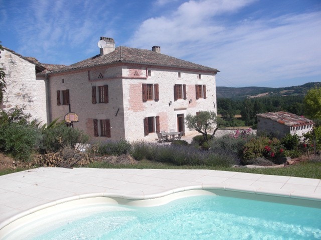 Charming Farm with great view, Pool and Horses