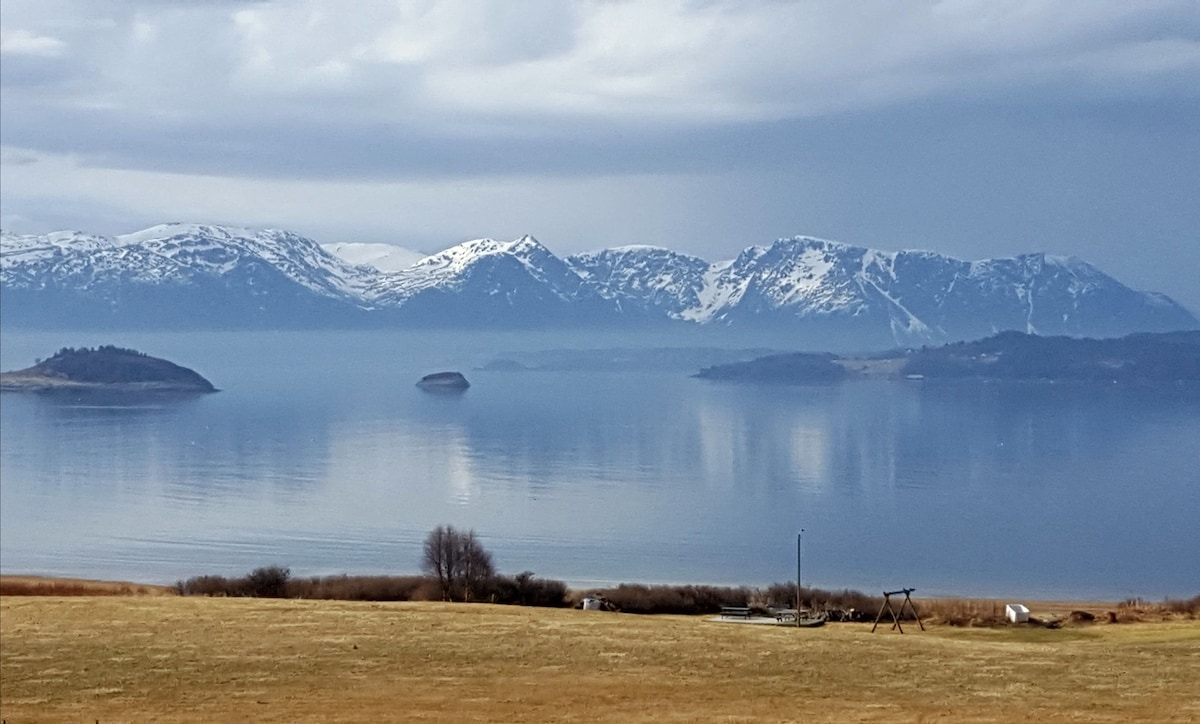 Kjørsvik Øvre ，海边农舍， 1-2位房客。