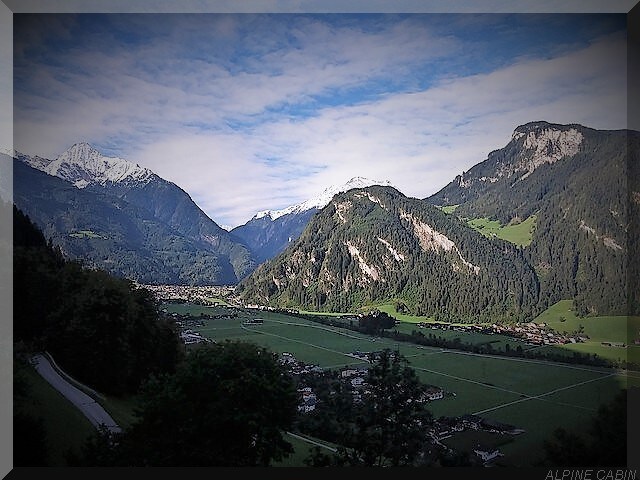 高山小木屋，景色迷人