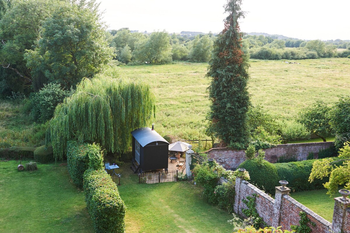 灌木丛牧羊人小屋