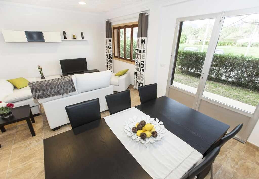 Modern apartment near the beach for 5 people with pool, AACC and WIFI