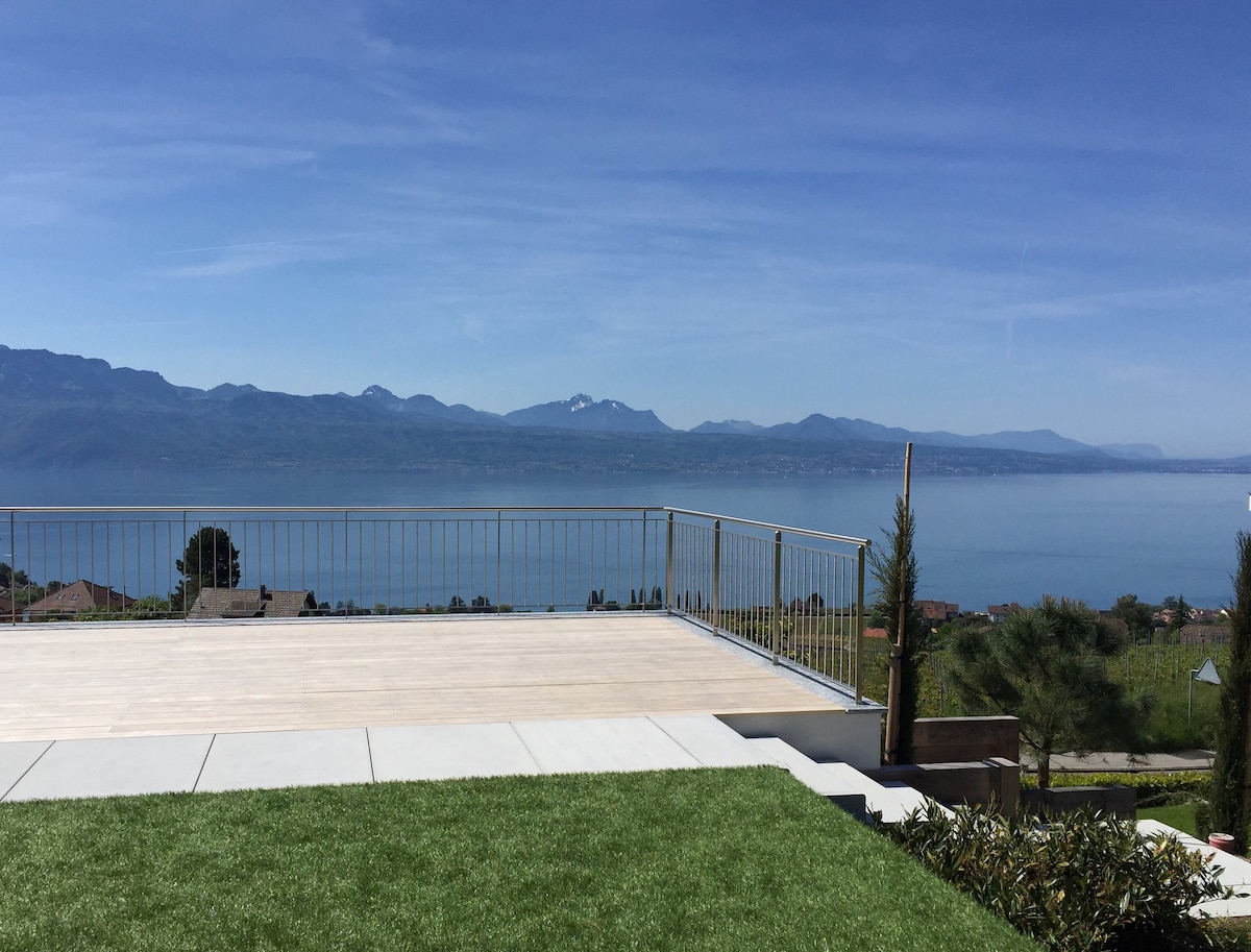 Lutry/Lausanne的2室湖景。露台