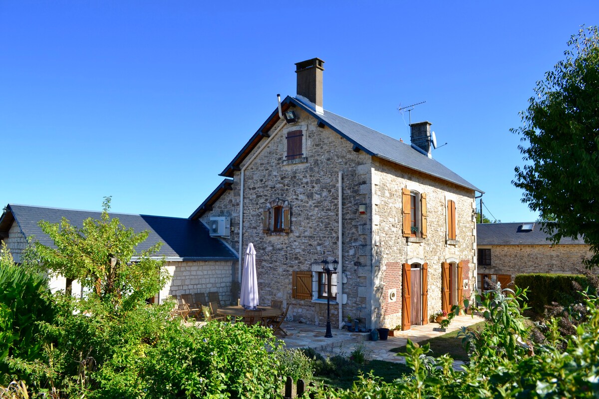Beautifully renovated Farmhouse with private pool
