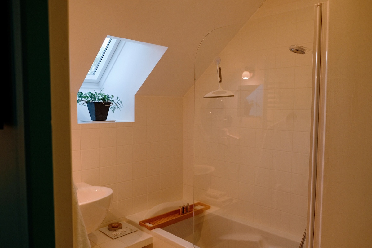 豪华套房-私人浴室-花园景观