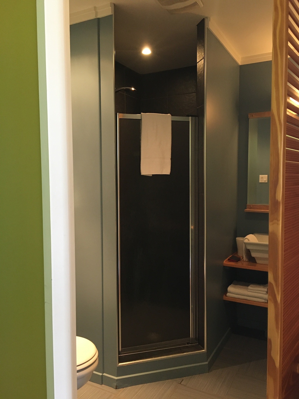Chambre #1 - Salle de bain privée - air climatisé
