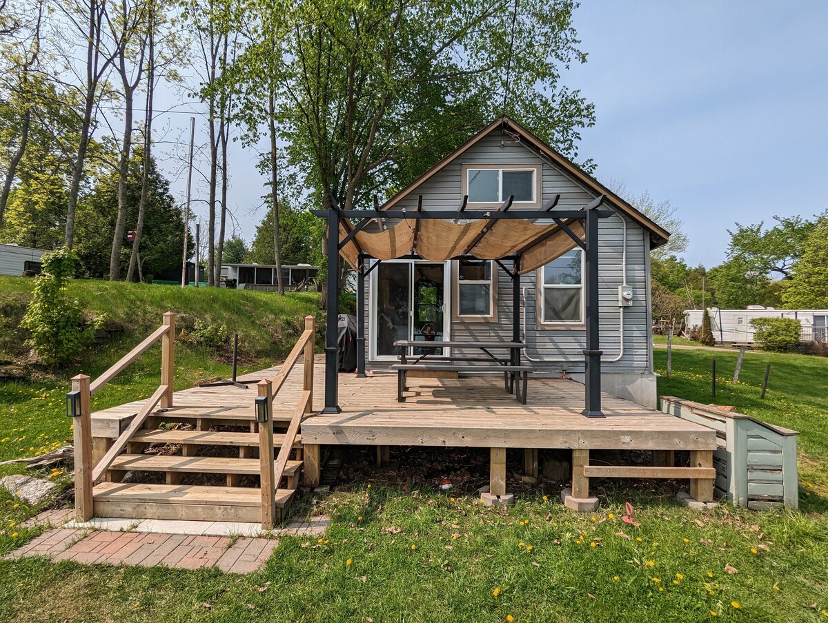 Frontenac Cabin 6: Lake Views & Starry Nights