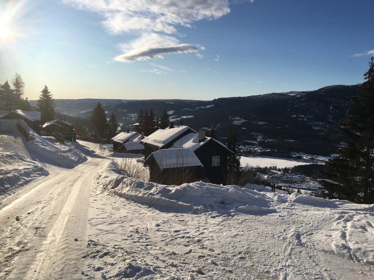 Cozy cottage in Hafjell ski in/out, stunning view.