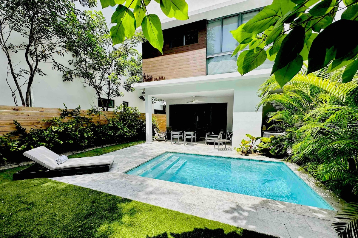 Coconut Grove Luxury Villa （ 4间卧室）
