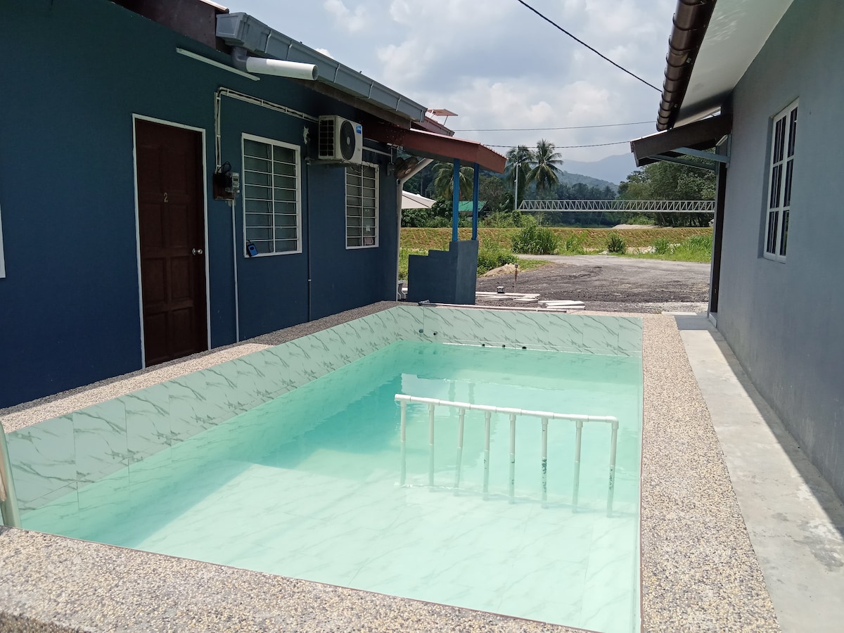 Homestay Hulu Langat Riverview with Pool and River