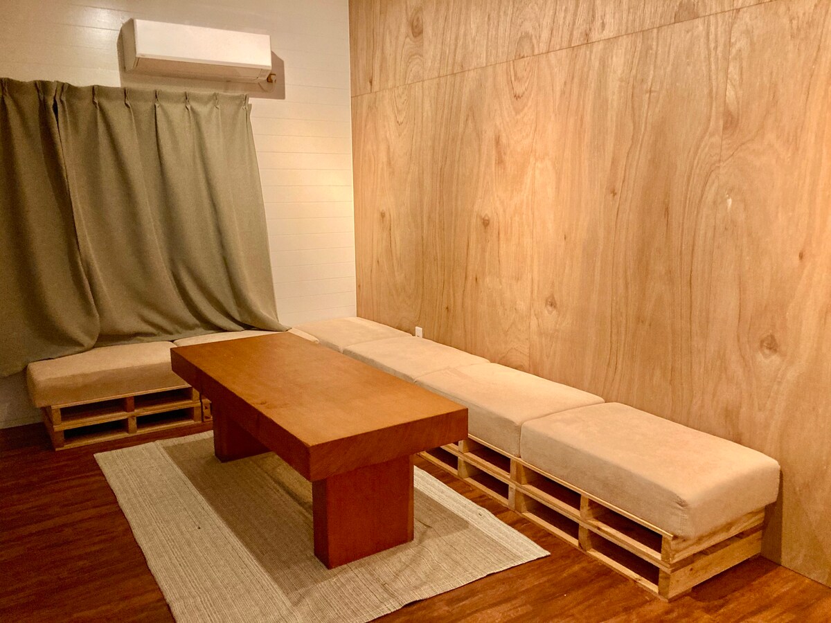 保持房源般的住宿体验。Atta酒店镰仓102 ，位于镰仓大町（ Kamakura Omachi ）的一家小酒店，可容纳5人