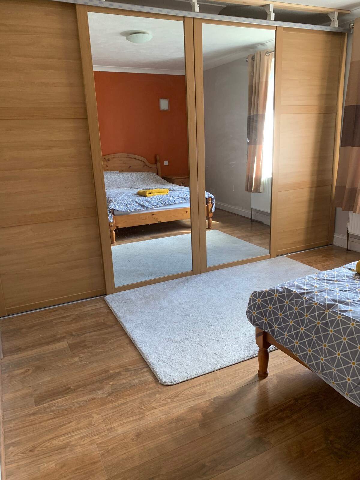 房屋共享（双人床）是盖特威克地区的理想之选