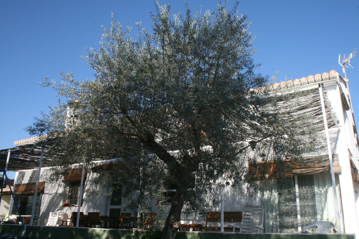 El Campillo, family country house near the beach