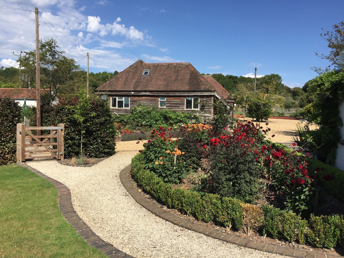 Luxury village barn near Stratford-upon-Avon