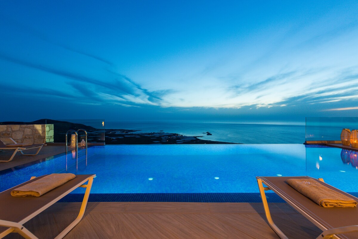 Blue Horizon, luxury, stunning sea & sunset views