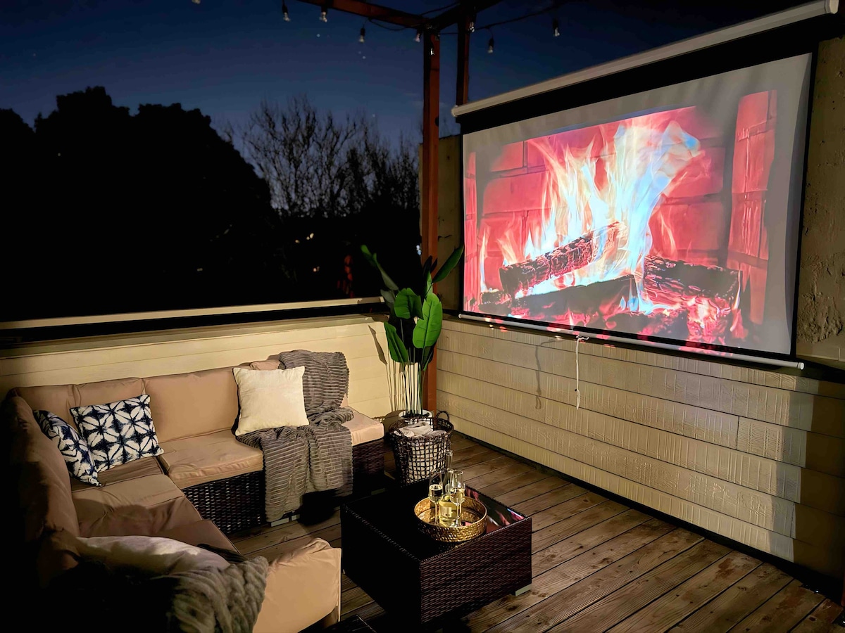 Luxury downtown SF getaway with outdoor cinema