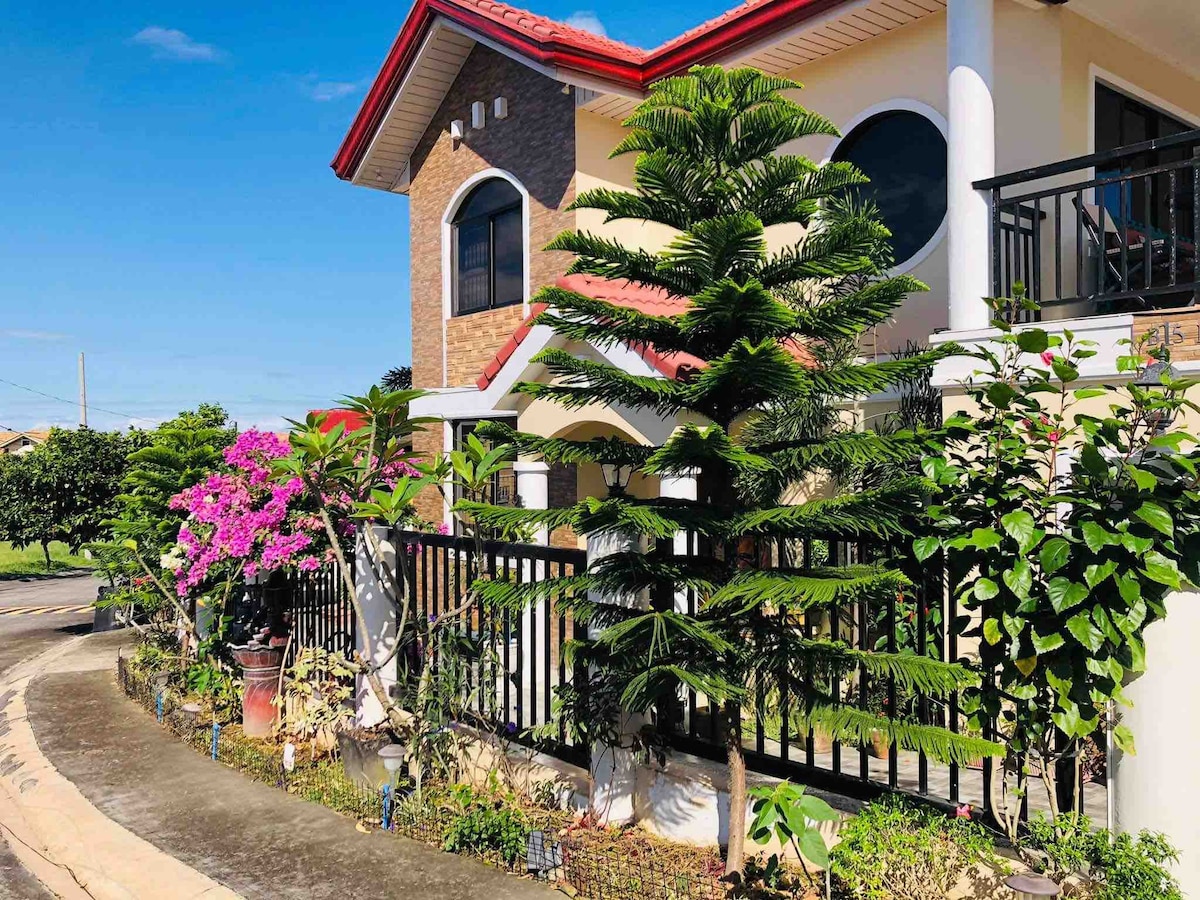 Cozy Home Sweet Home near Nuvali and Tagaytay