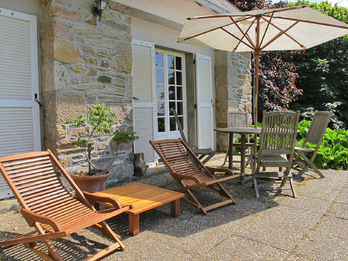 Holiday home in a beautiful park near the beaches