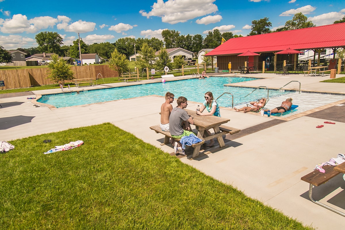 Family Lodge at Coshocton KOA