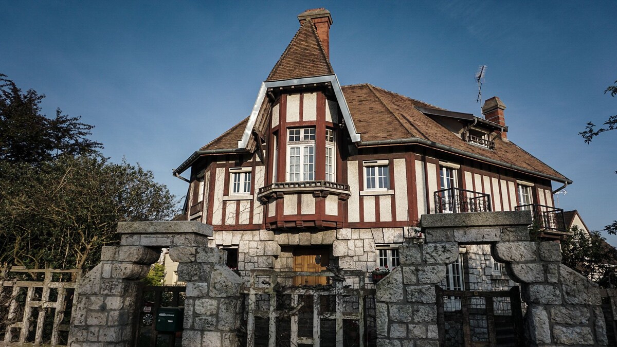 Grand gîte 3 *, Apakabar Homestay 700米Melun