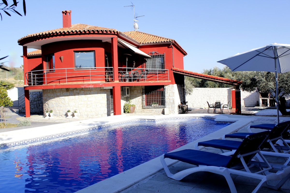 Casa con Piscina Privada,terraza,Porche yBarbacoa*