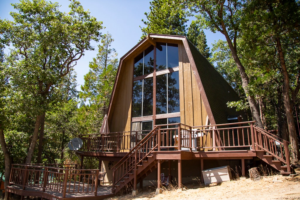 Retro Alta Sierra A-Frame Cabin - Sequoia Forest