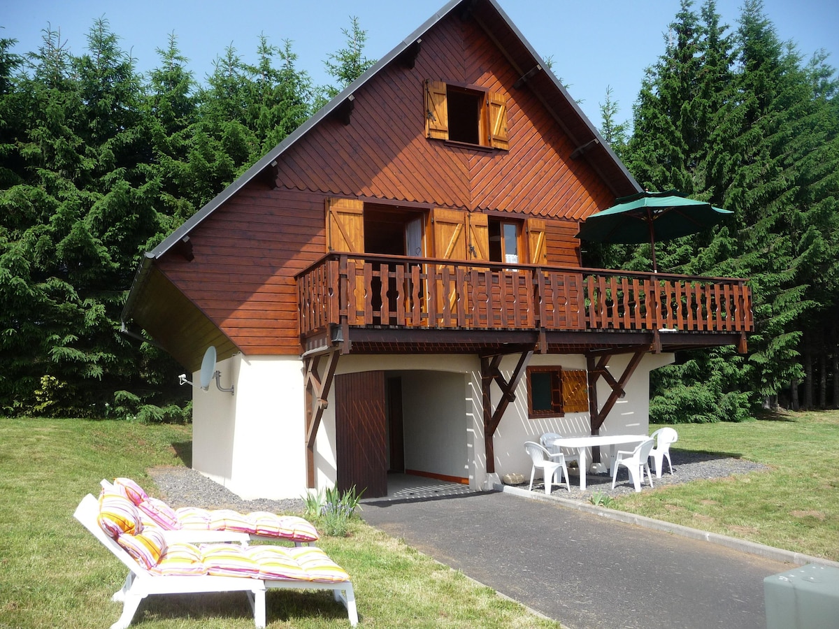 chalet besse en Auvergne rando lacs vtt ski nature