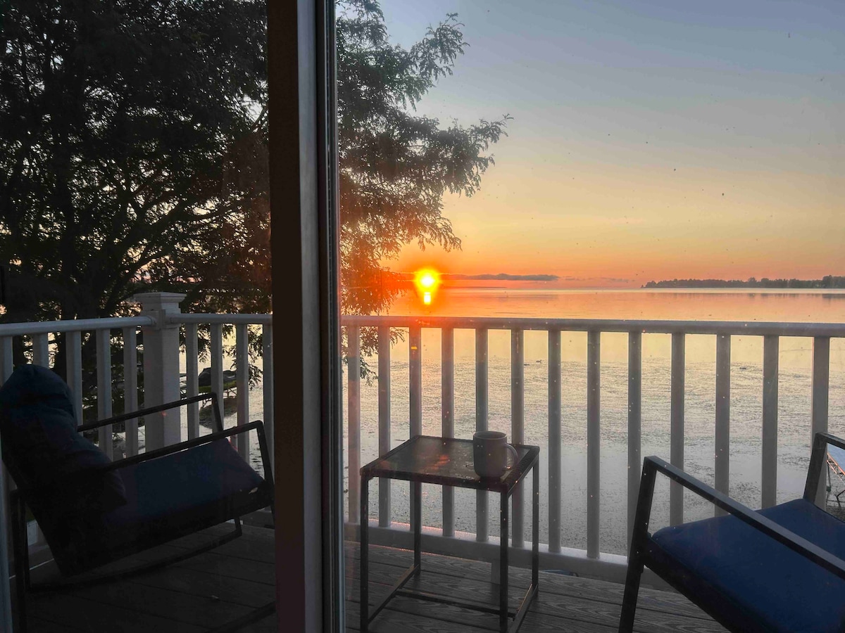 Stunning LakeFront home on Oneida Lake!