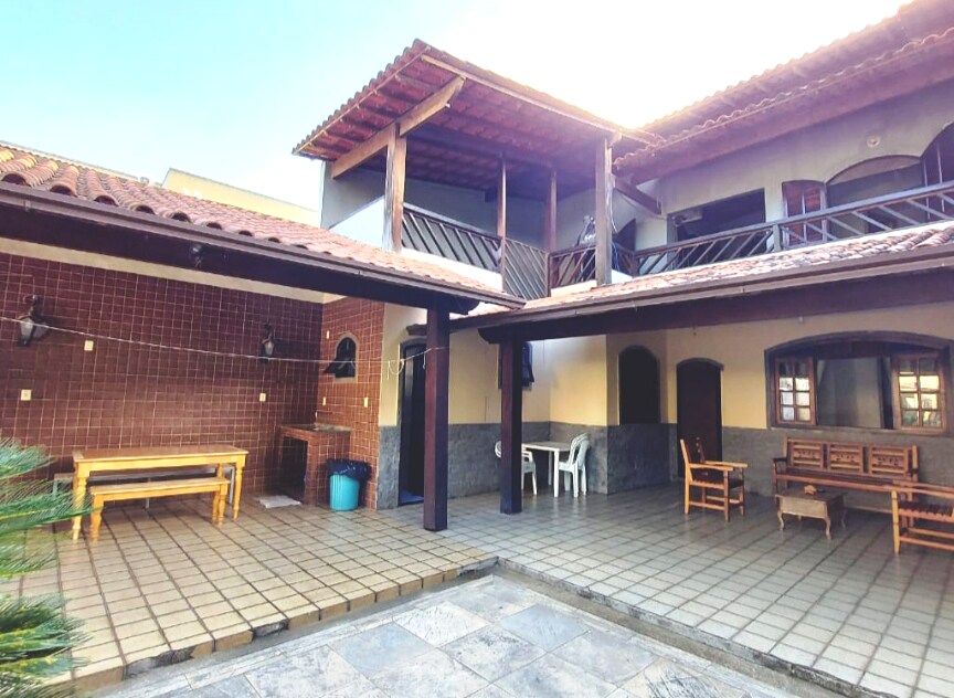 CASA em Camboinhas: 4 qtos, piscina e churrasco