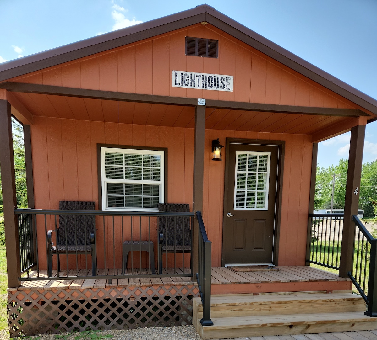 Lighthouse #4-Modern Cabins in Watertown