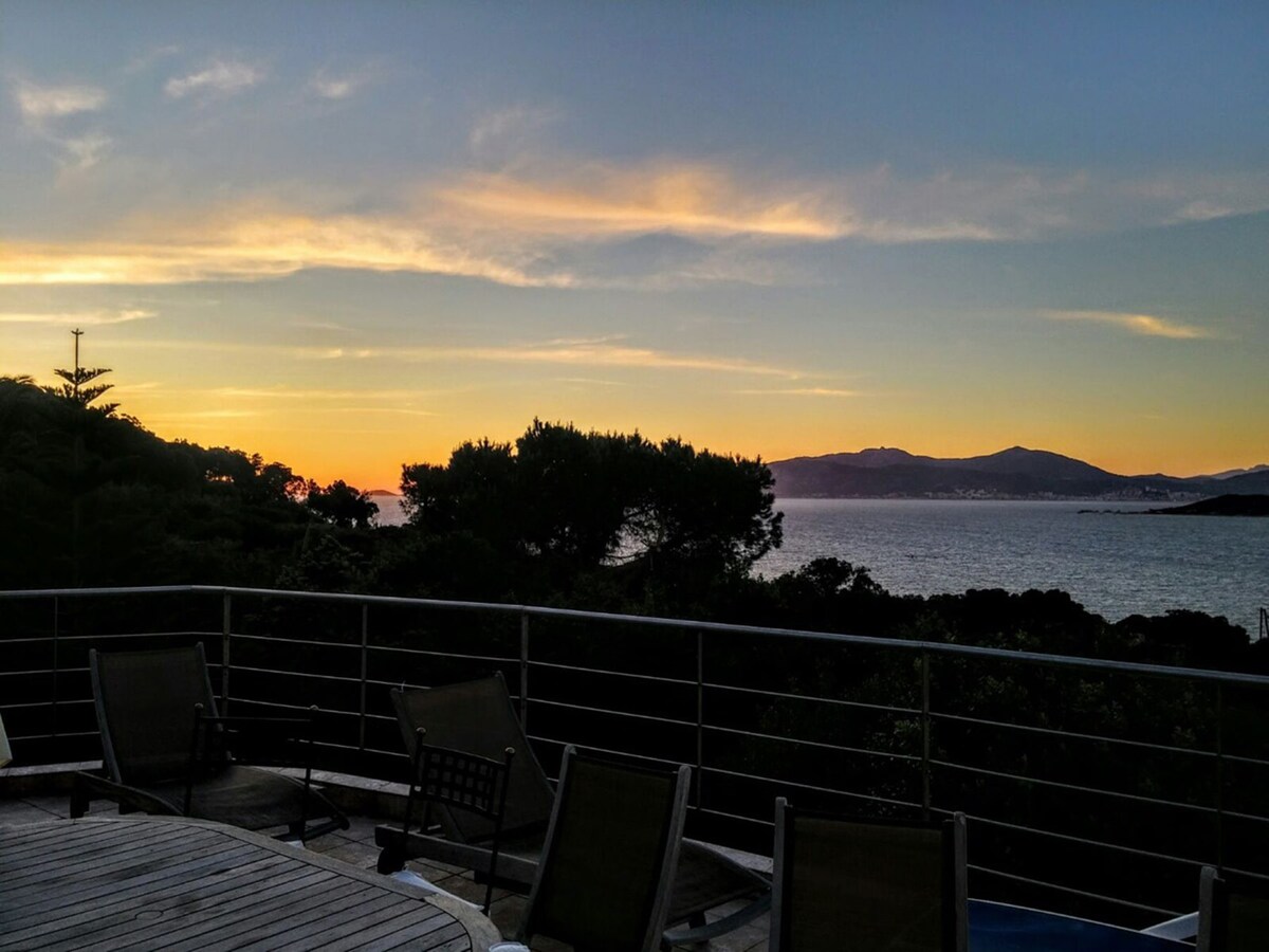 Villa avec vue panoramique sur la baie d’Ajaccio