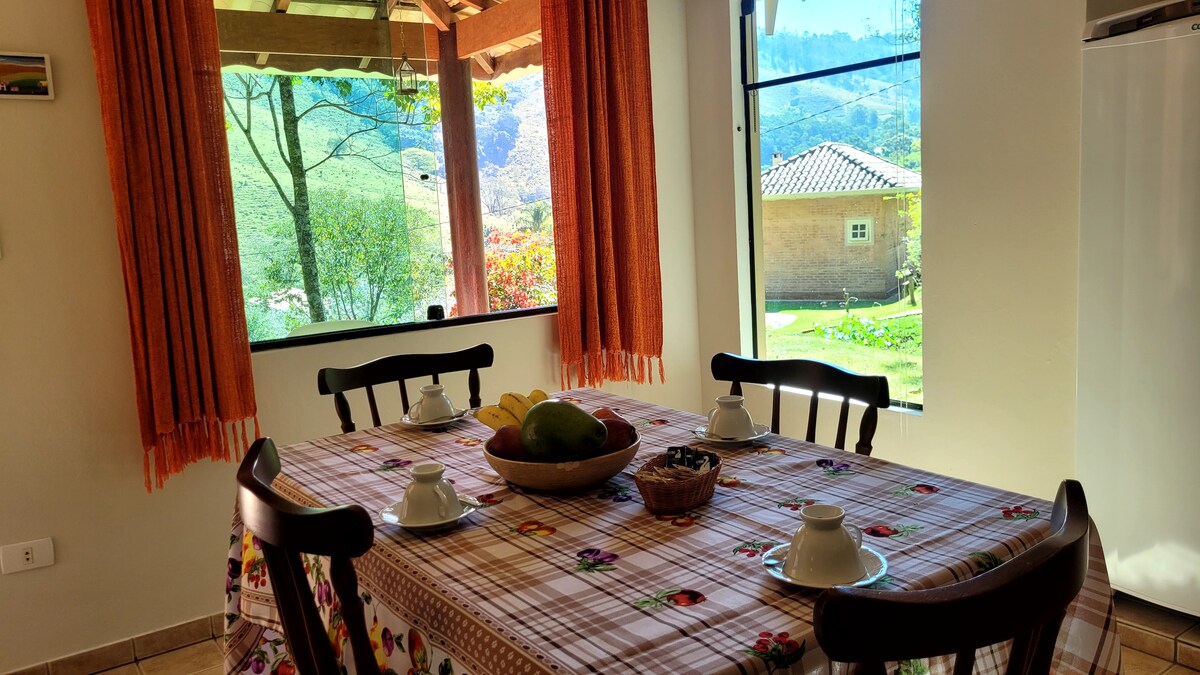 Recanto dos Beija Flores, Bougainville Chalet