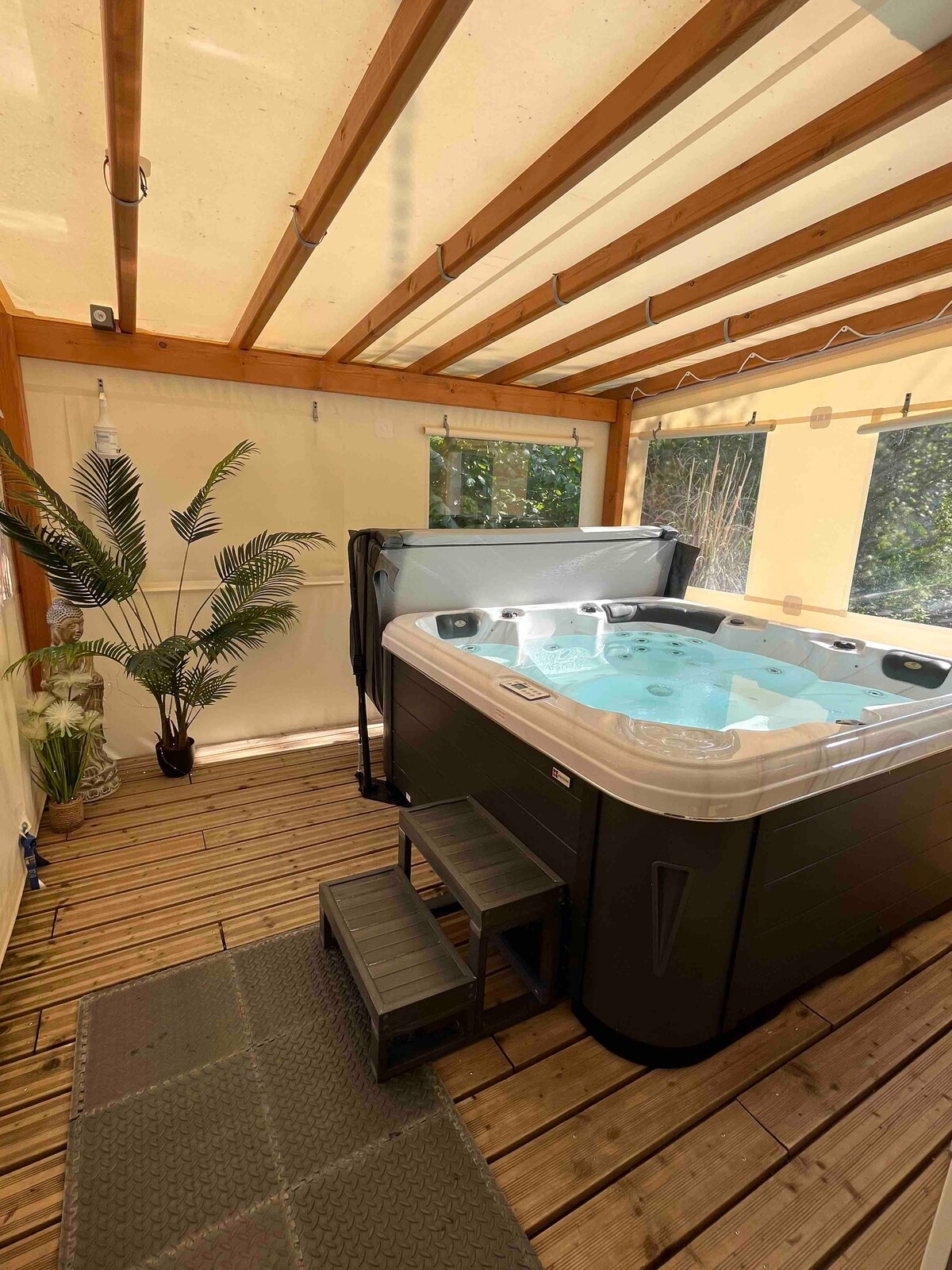 Maison chaleureuse avec Jacuzzi 4 personnes