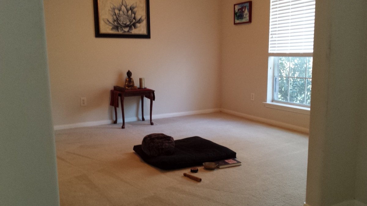 安静的家，位置优越/冥想和瑜伽空间