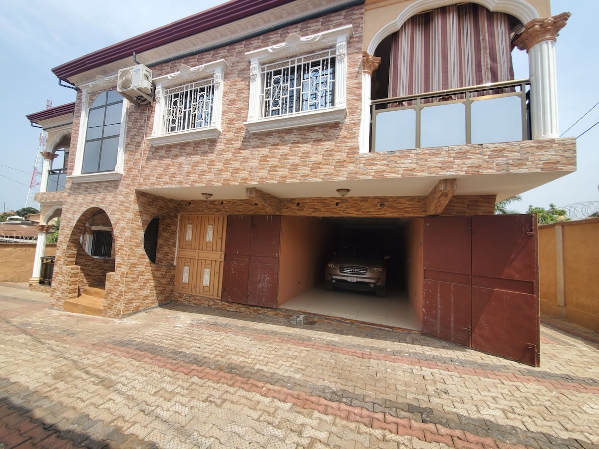 Cheerful 1-bed room residential home