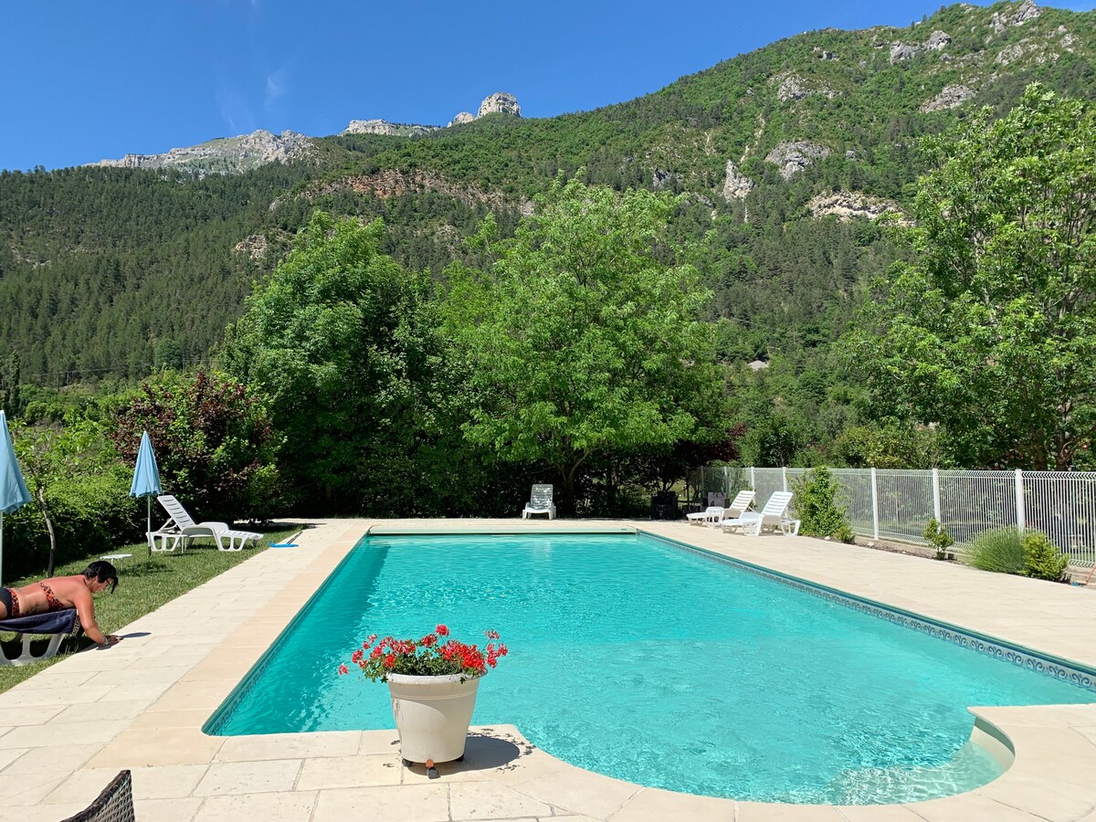 Domaine la Pique - Rose 1 - luxury gite with pool