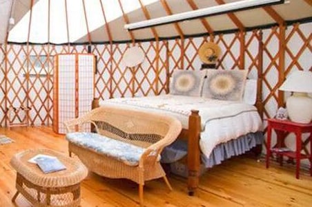 Urban Mongolian Yurt: Serenity near Seattle