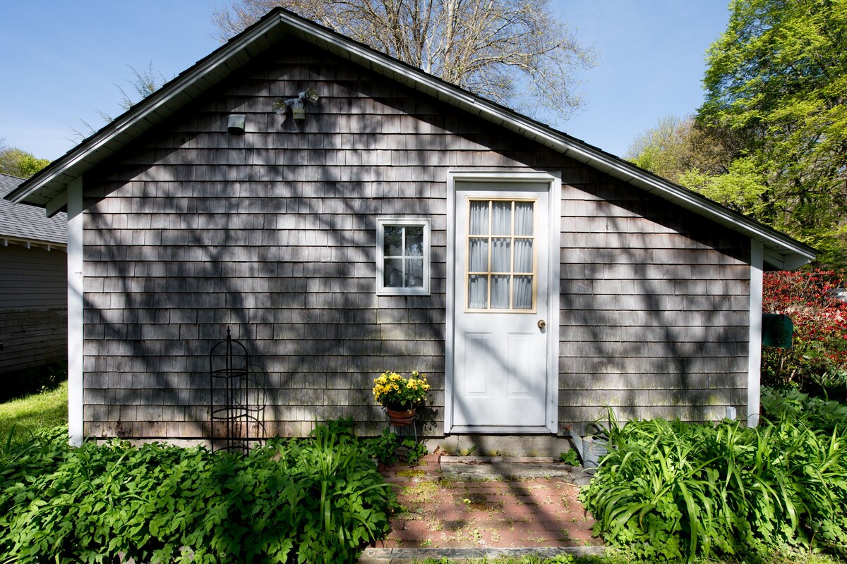 纽波特和纳拉甘塞特附近的单间公寓农场小屋