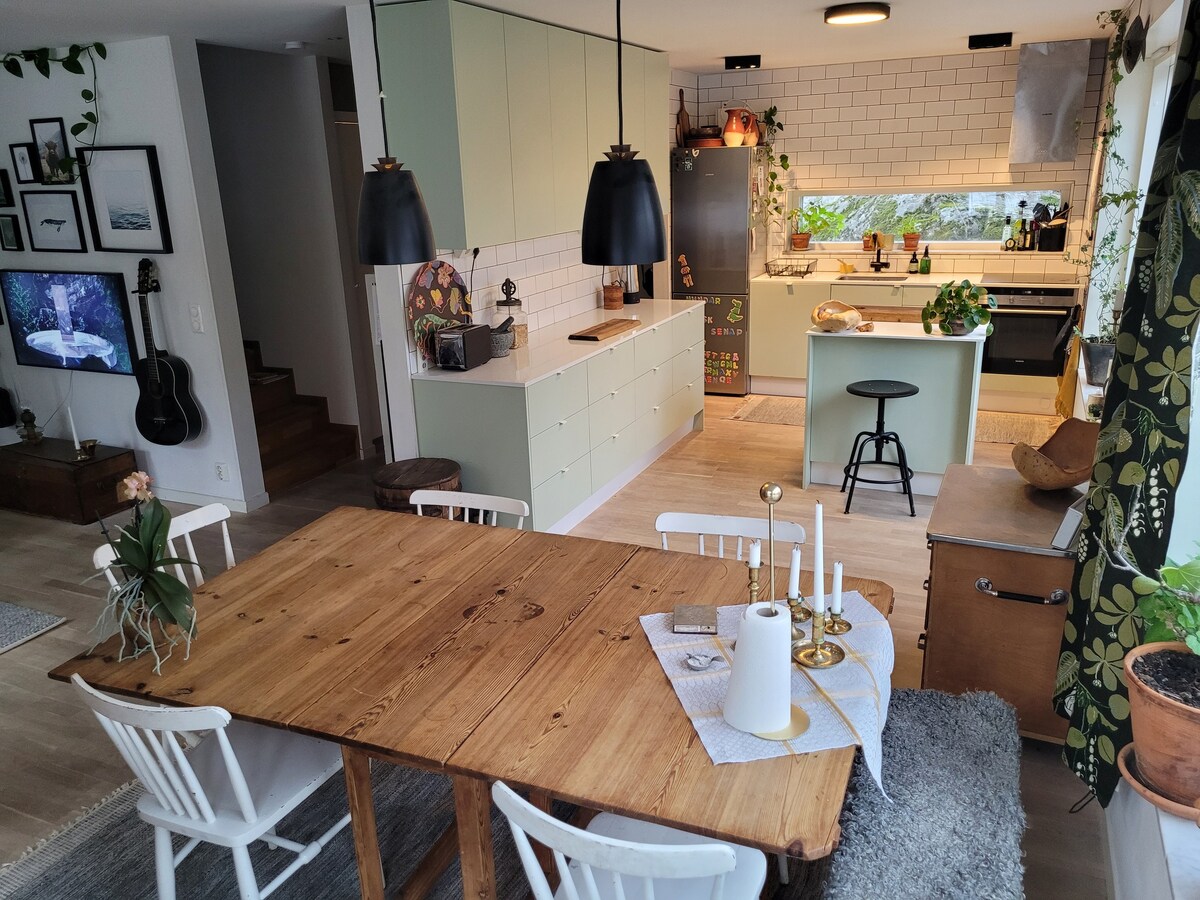 Familyhouse, 20 min from Sthlm. Near nature & lake