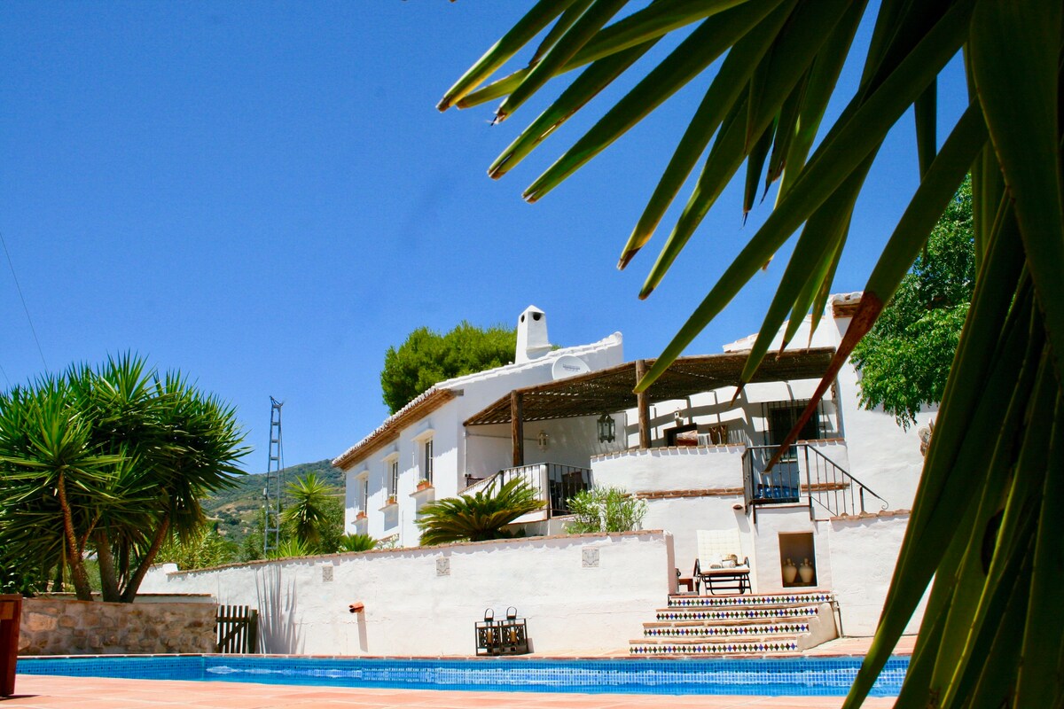 Charming holidayhome with private pool
