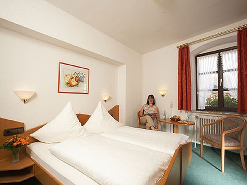 Gasthaus zur Krone ， （ Müllheim ） ， MUEL03886 ，双人卧室，带马桶和淋浴间