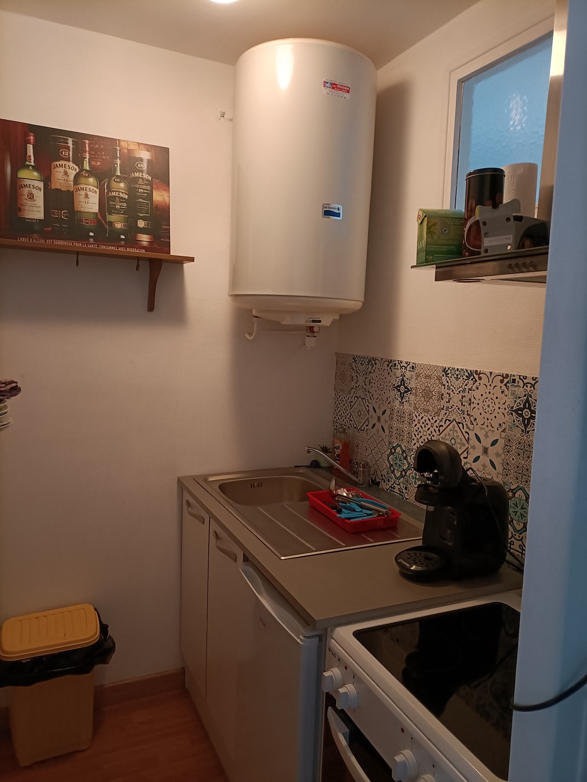 L'appartement se situe au troisième étage.