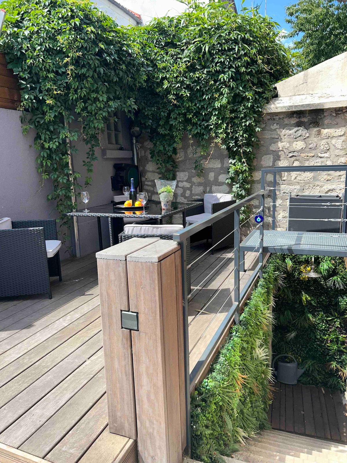 STUDiO "TERRASSE- Proche Paris!