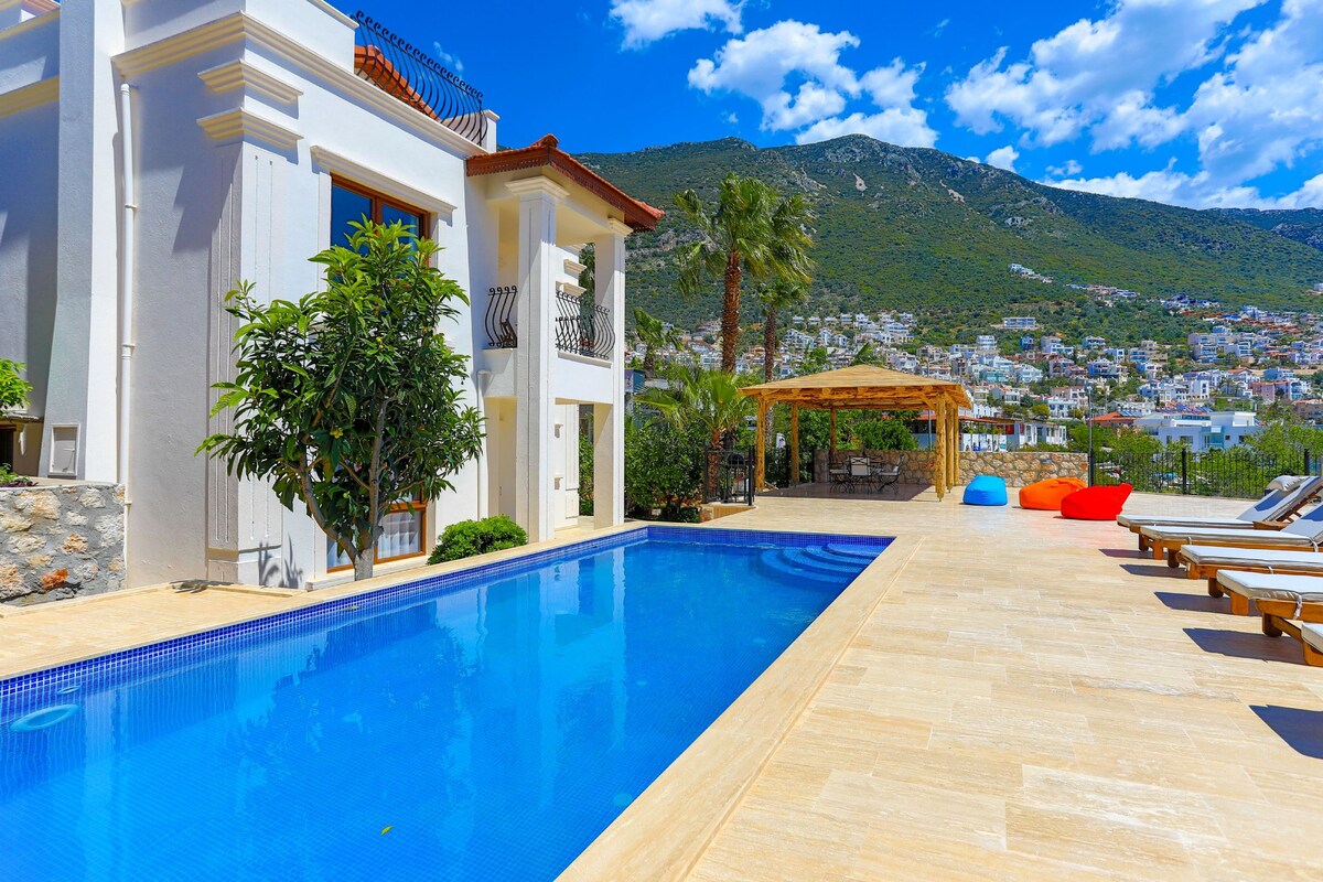 Villa Eos:  Private pool, stunning views, A/C