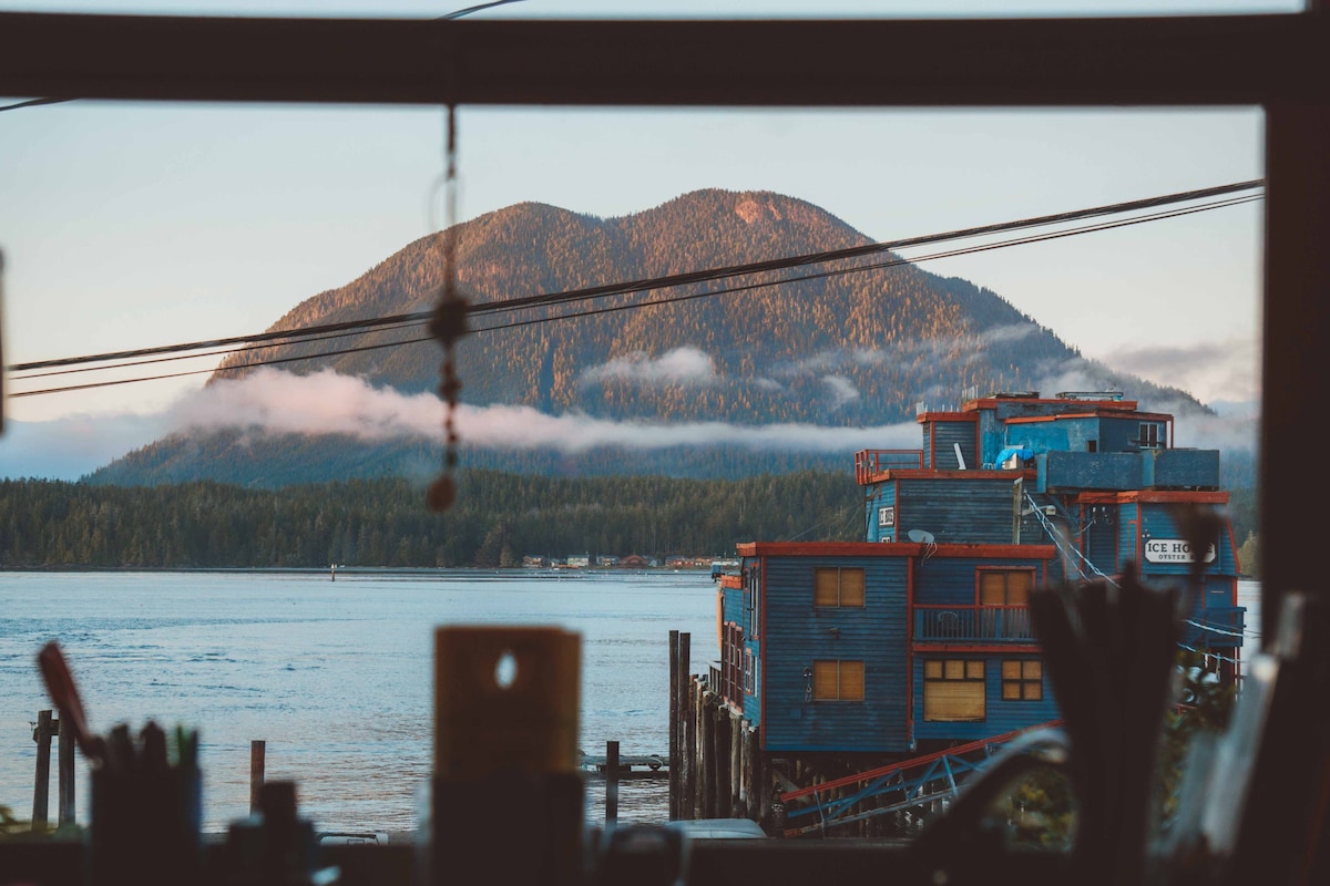 独立房间，配备双层浴室和海景