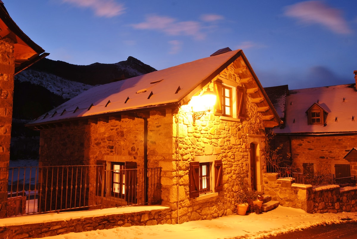 Casa "Cuadra de Tomasé" ， in Lanuza