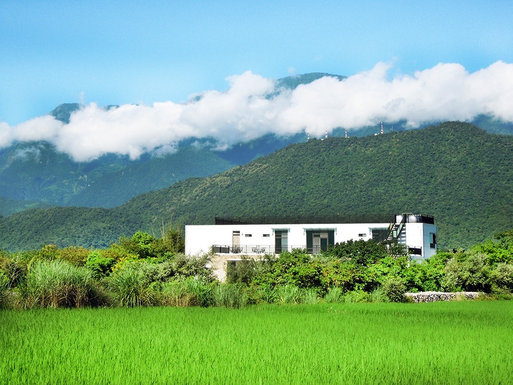 花蓮2000坪莊園16人包棟別墅，空間獨立隱私，擁中央山脈奇萊山景，體驗自然田園慢活渡假