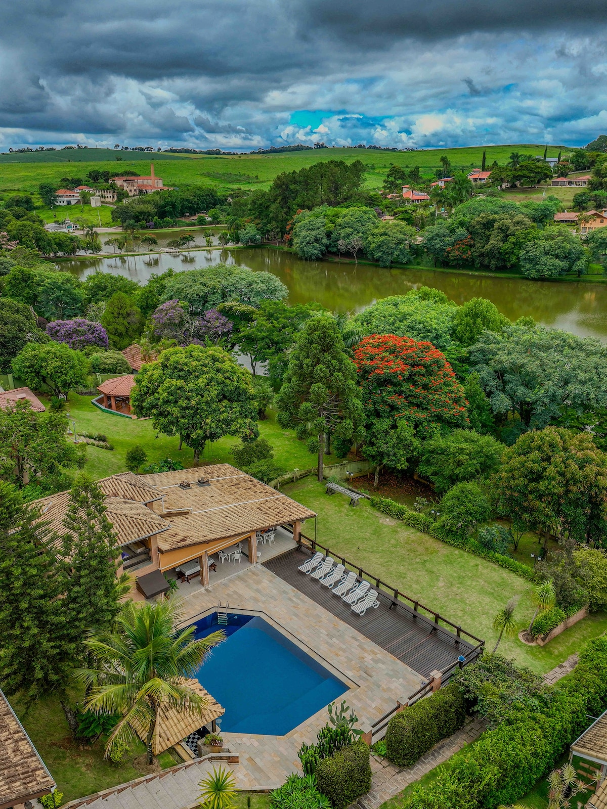 Casa em Itatiba/SP, cond. fechado, piscina com bar