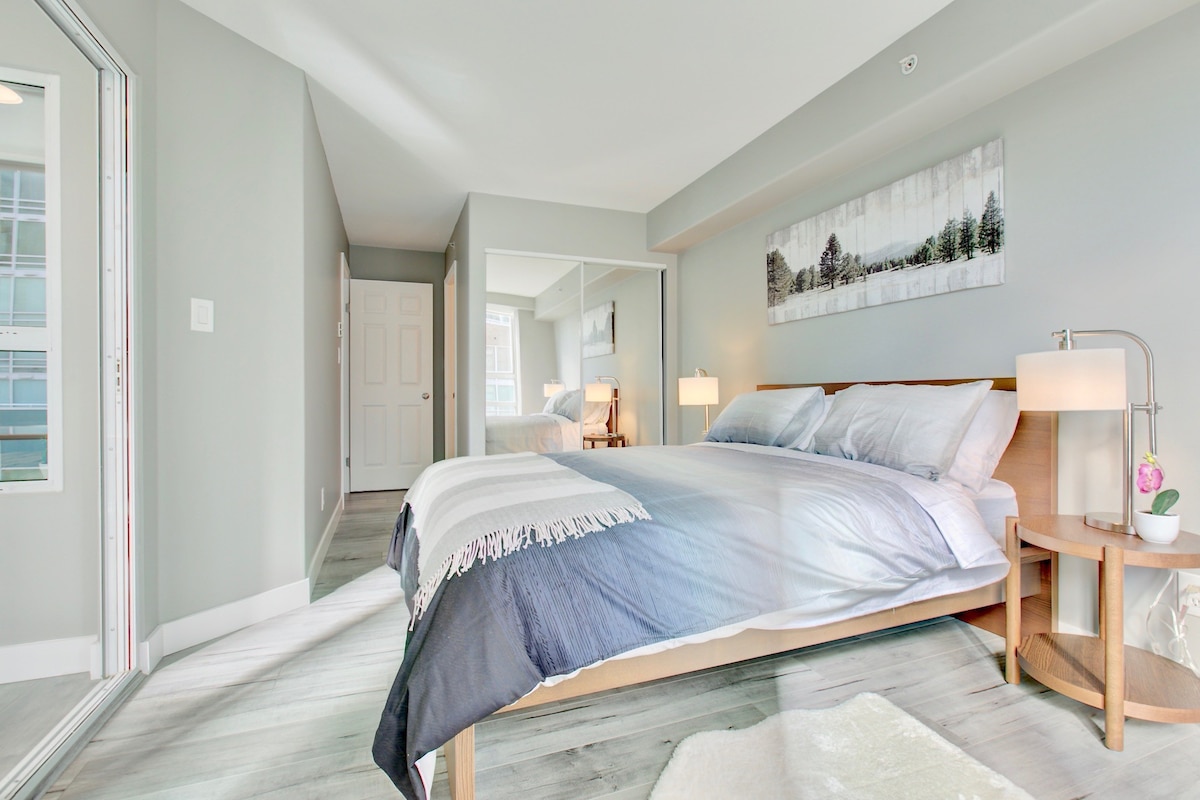 独一无二的温哥华3号标准双人床卧室，配有大型私人露台