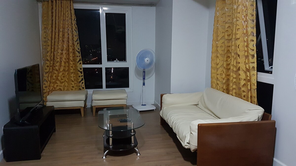 Experience Manila (1BR condo) 180 day minimum